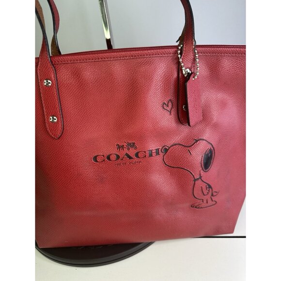 DAMAGED - COACH Snoopy Red Tote Bag F37273 Red - Picture 2 of 9